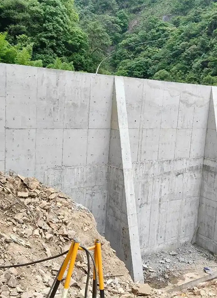 安庆郊区重力式挡土墙